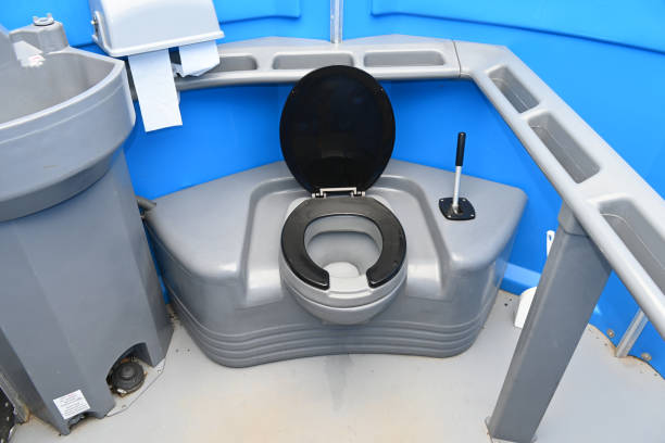 Best Porta potty rental near me  in Zephyrhills, FL
