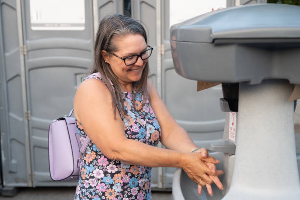 Best Porta potty rental near me  in Zephyrhills, FL